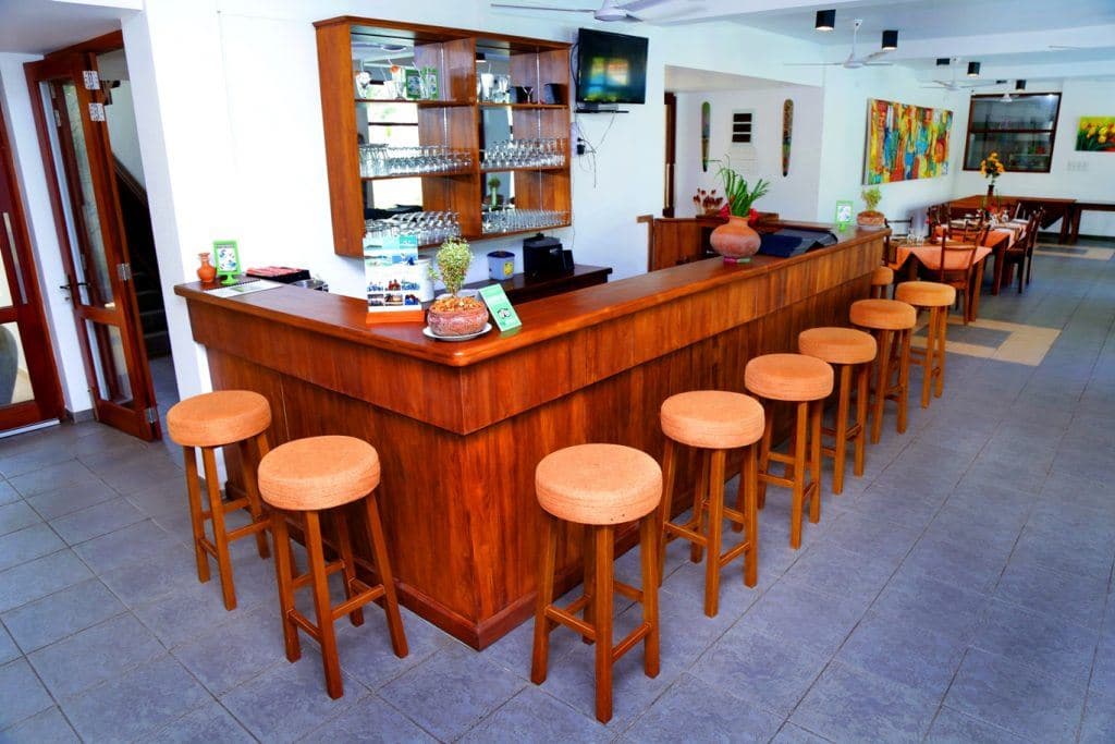 bars-restaurant-bar