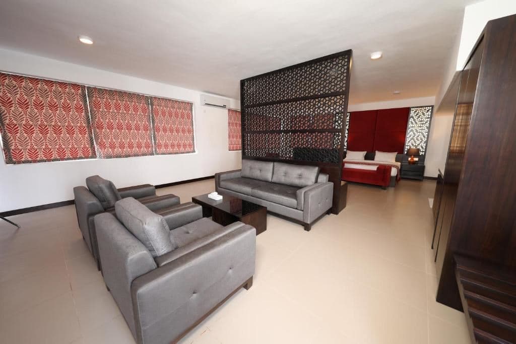 rooms-suite-room