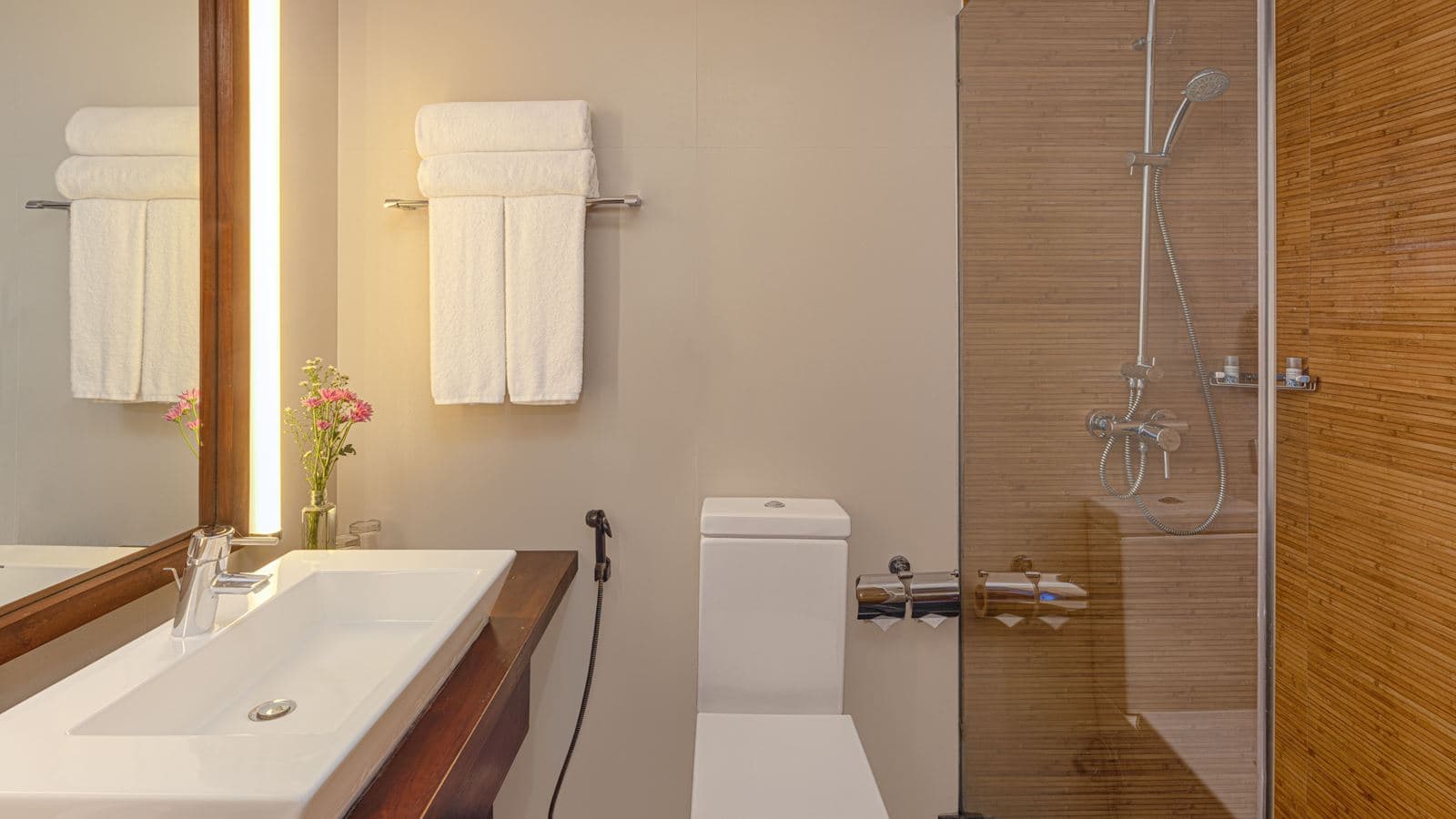 rooms-superior-room