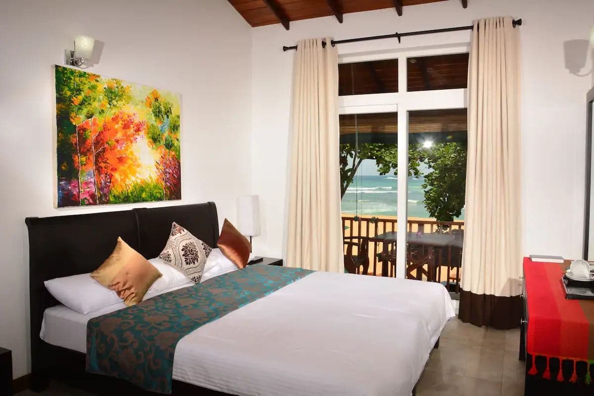 rooms-deluxe-room