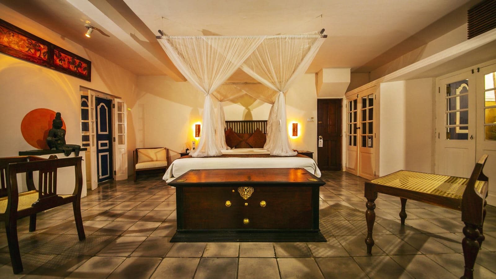 rooms-club-suite