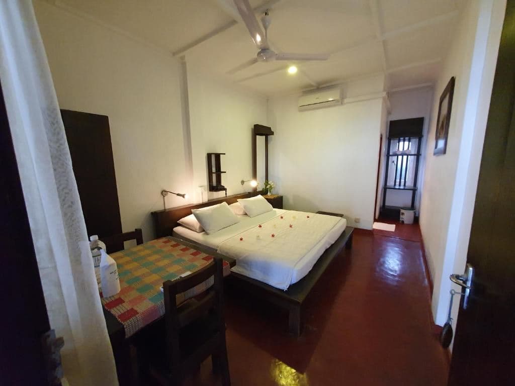 rooms-standard-room
