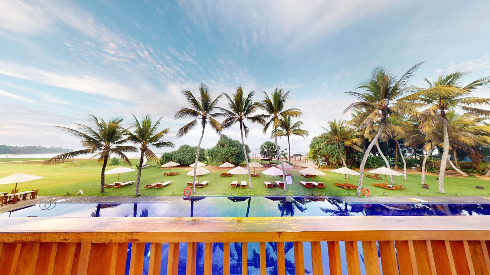 rooms-surf-sea-view-balcony-room