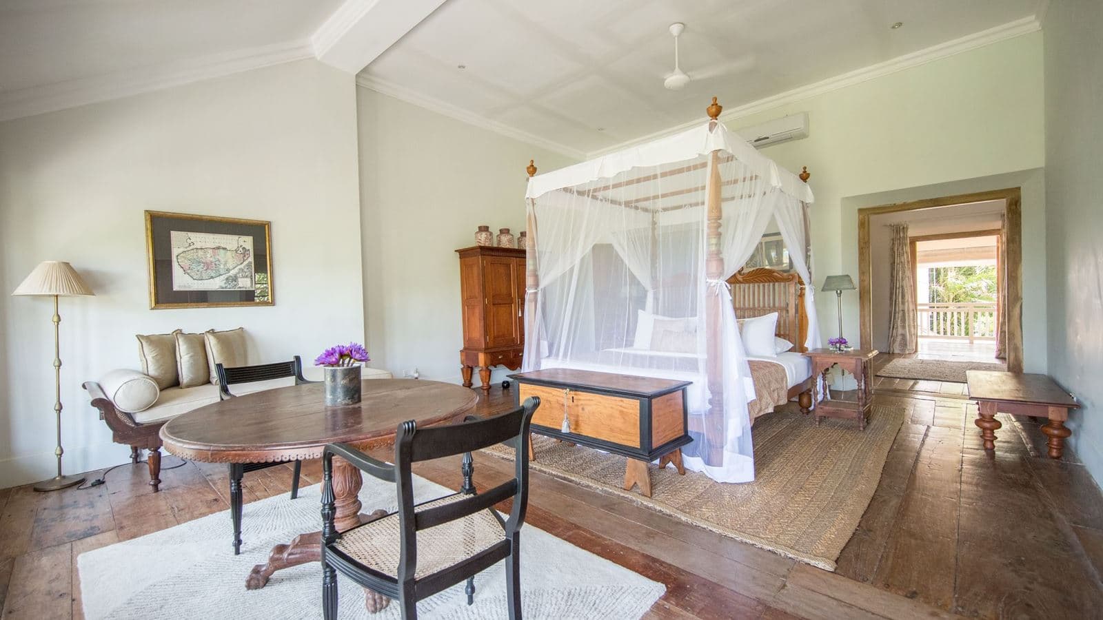 rooms-sea-view-room