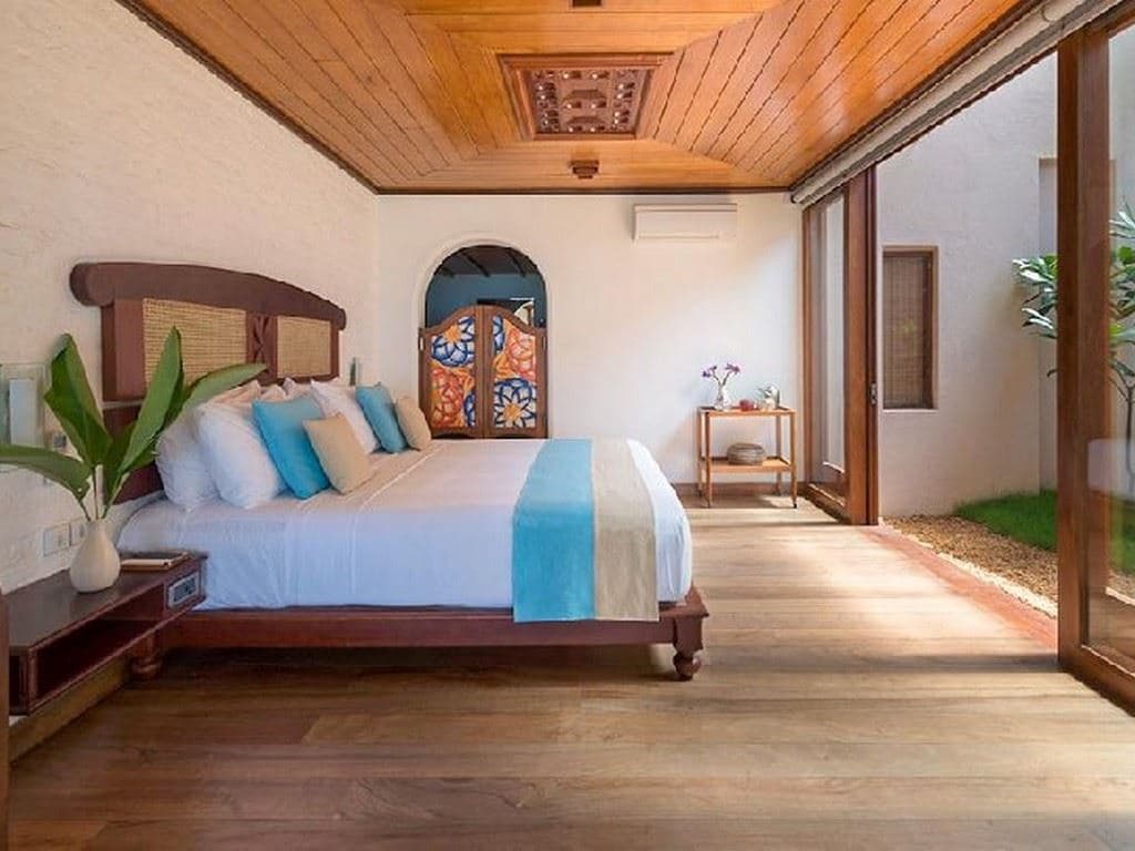 rooms-deluxe-suite