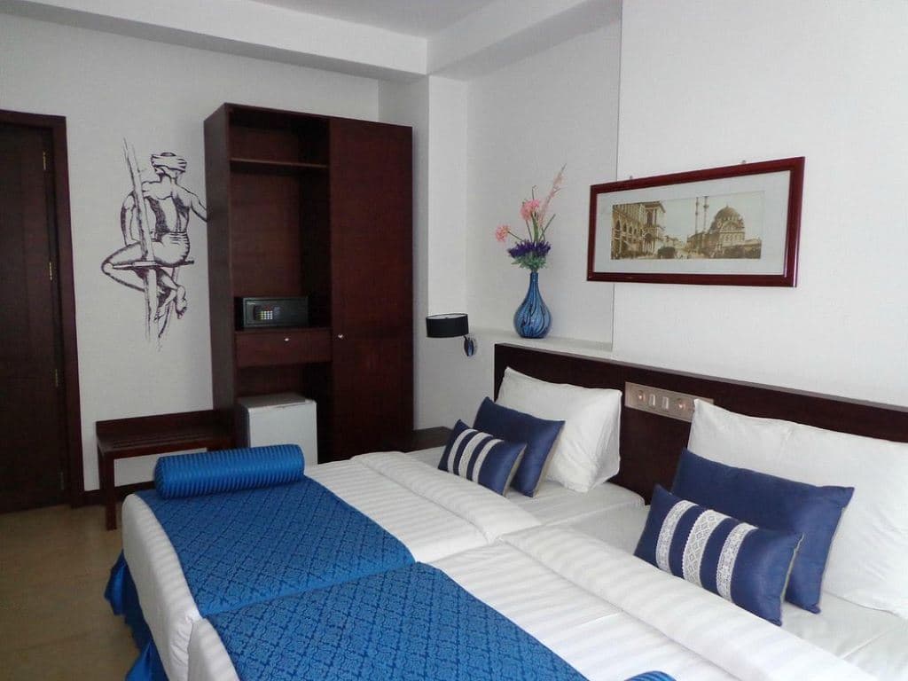 rooms-superior-room