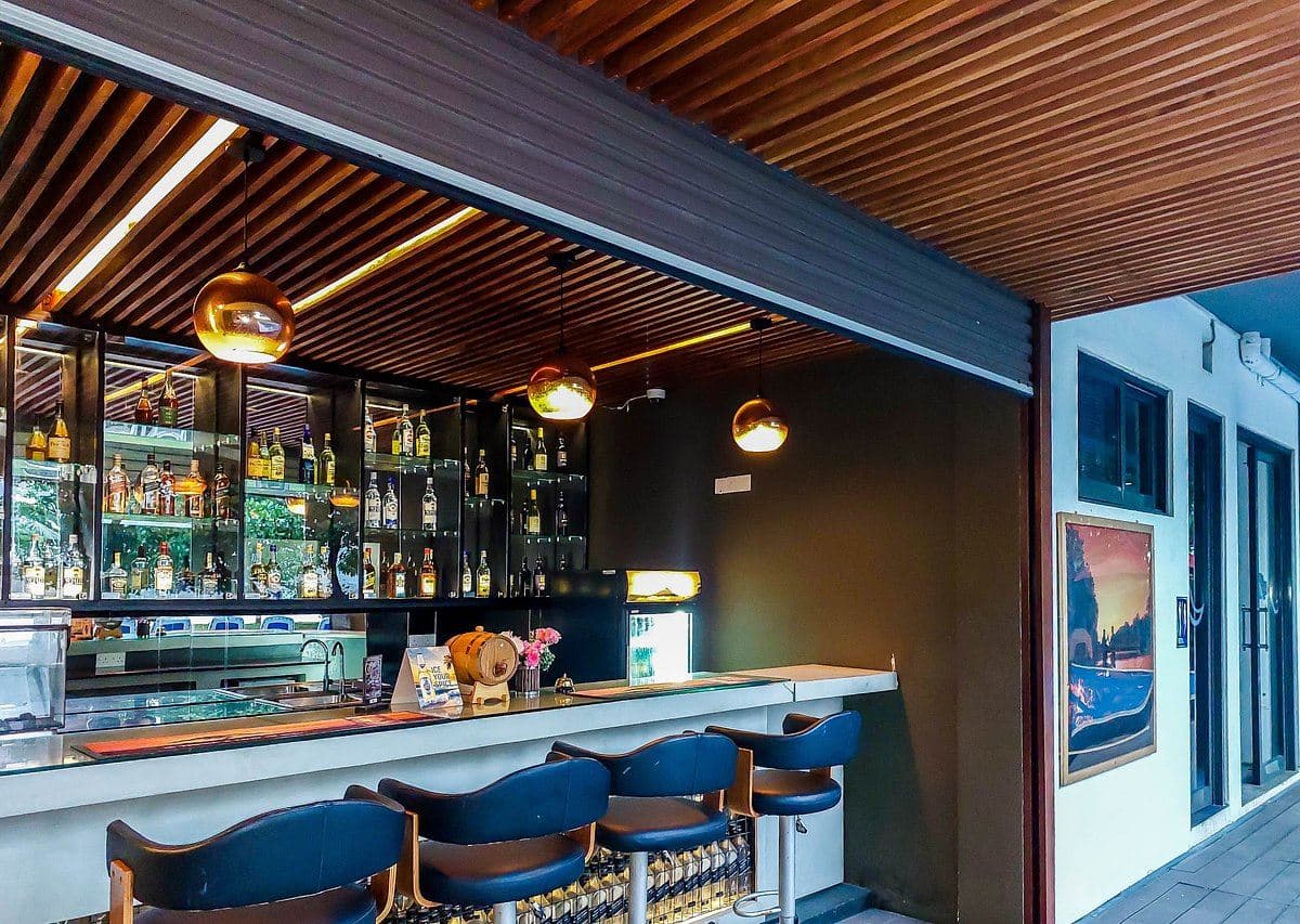 bars-main-bar