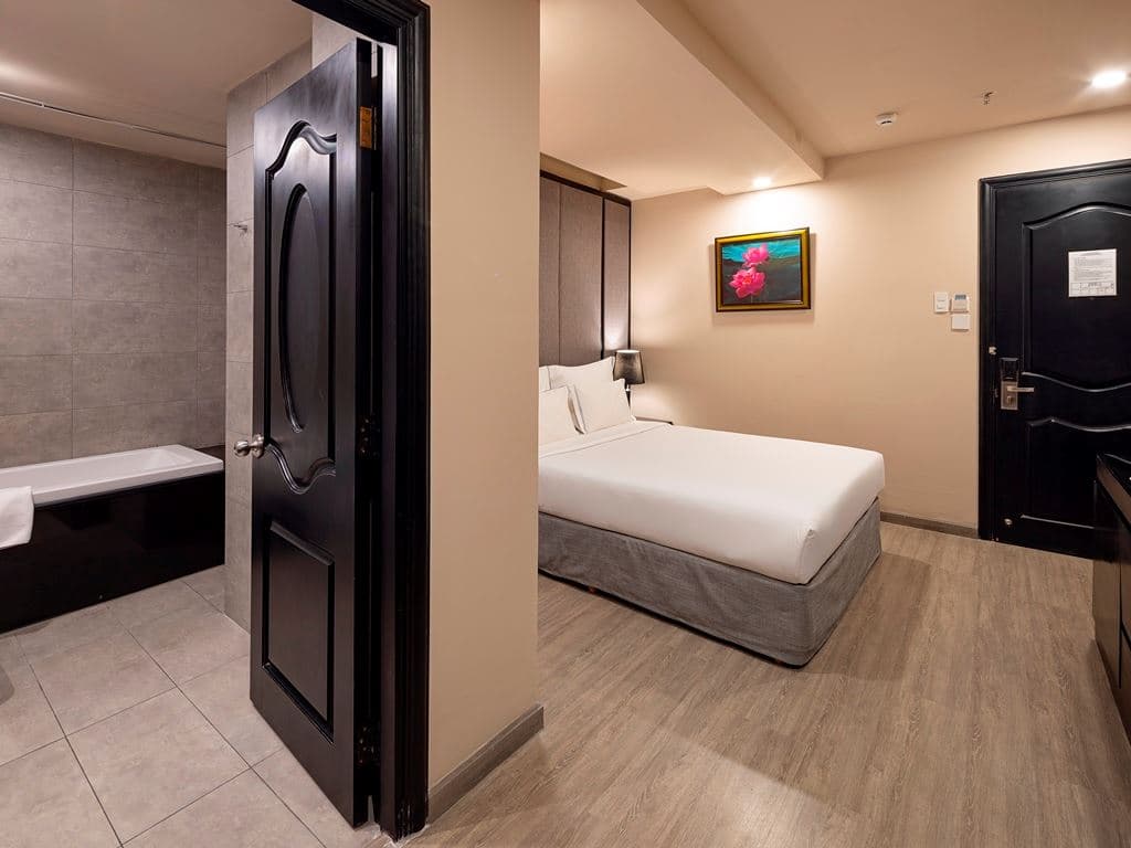 rooms-deluxe-room