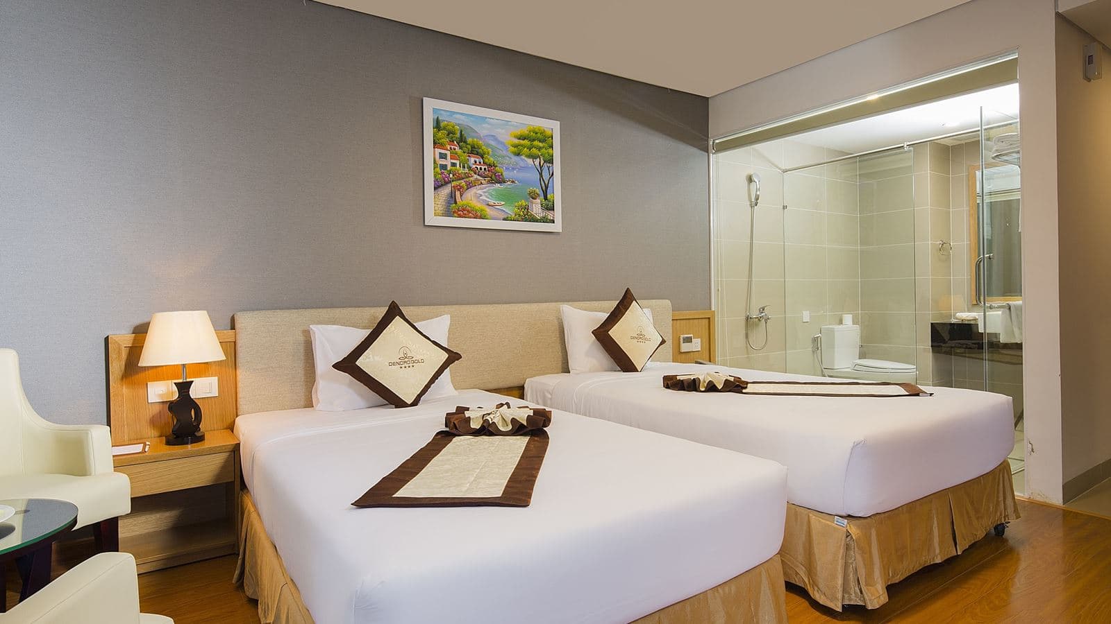 rooms-room-deluxe-city-view-with-balcony