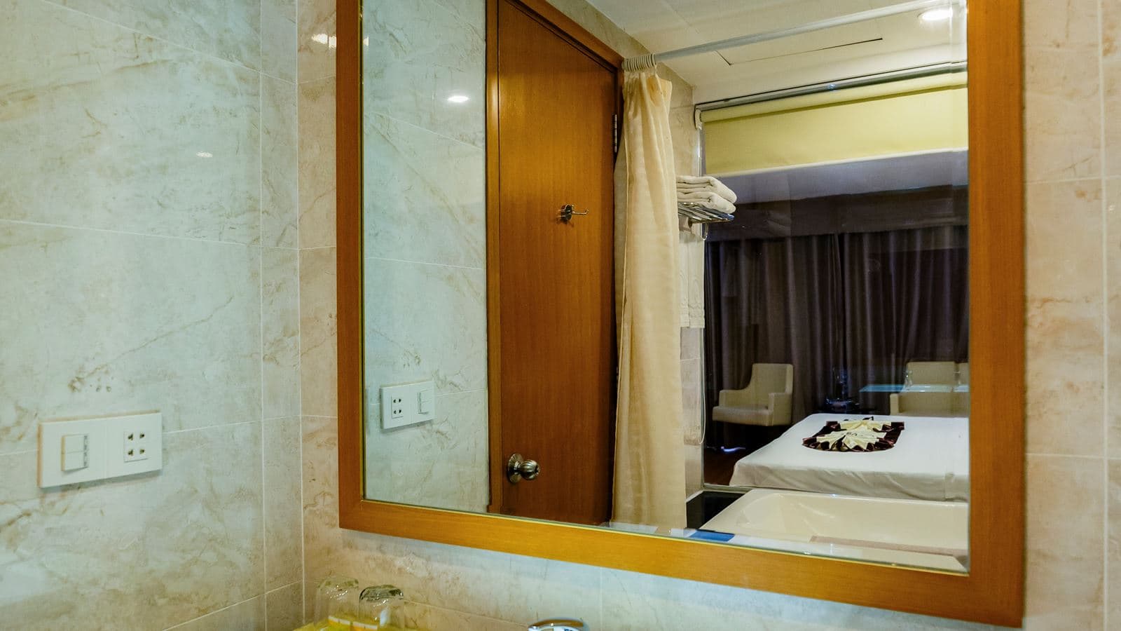 rooms-room-superior-city-view