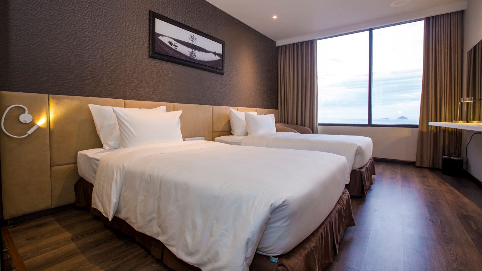 rooms-deluxe-room