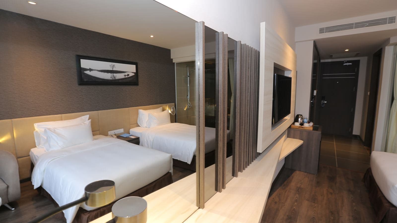rooms-superior-room