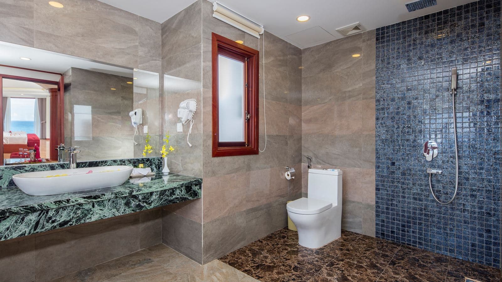 rooms-vip-room