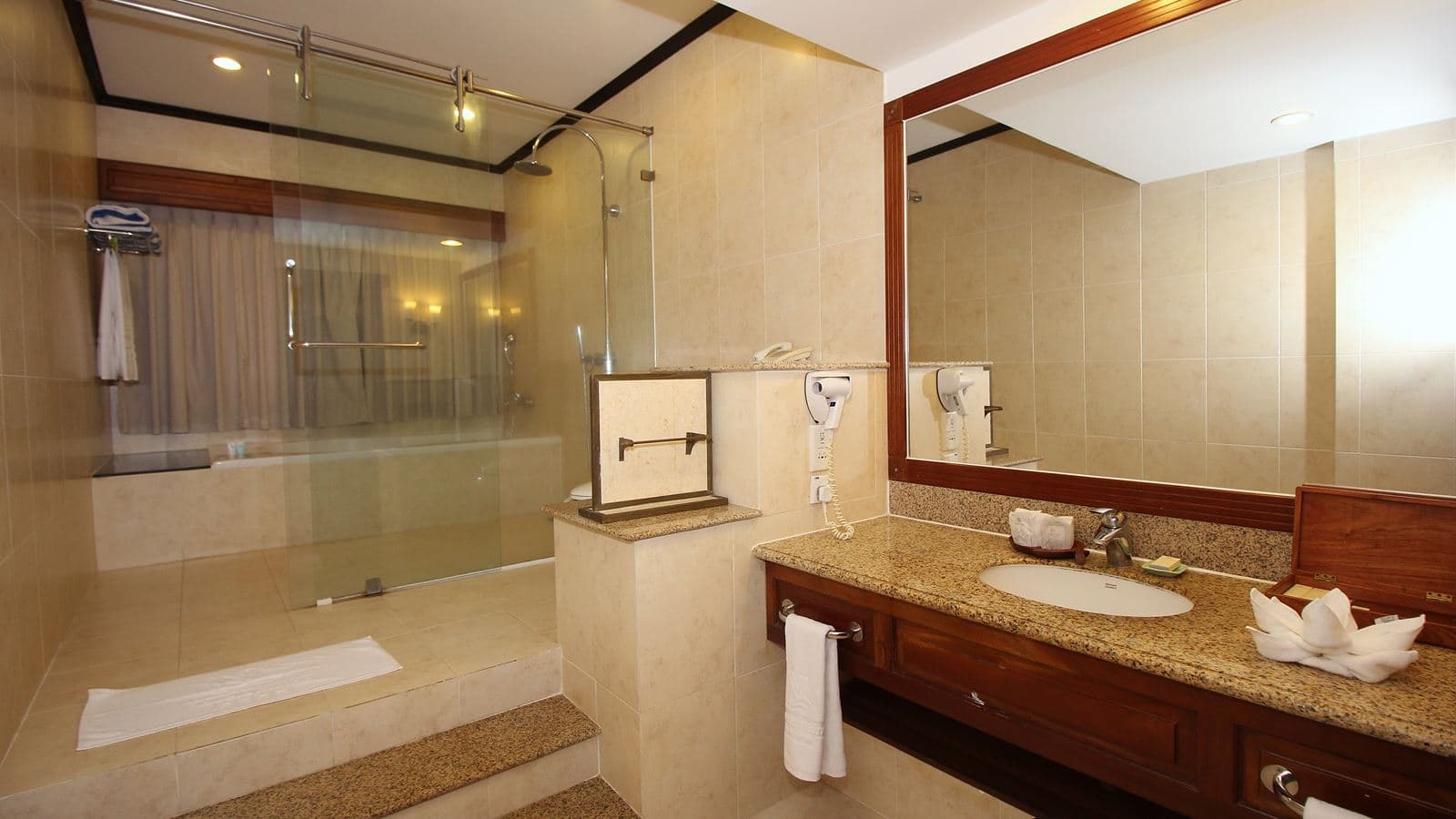 rooms-novela-suite-seaview