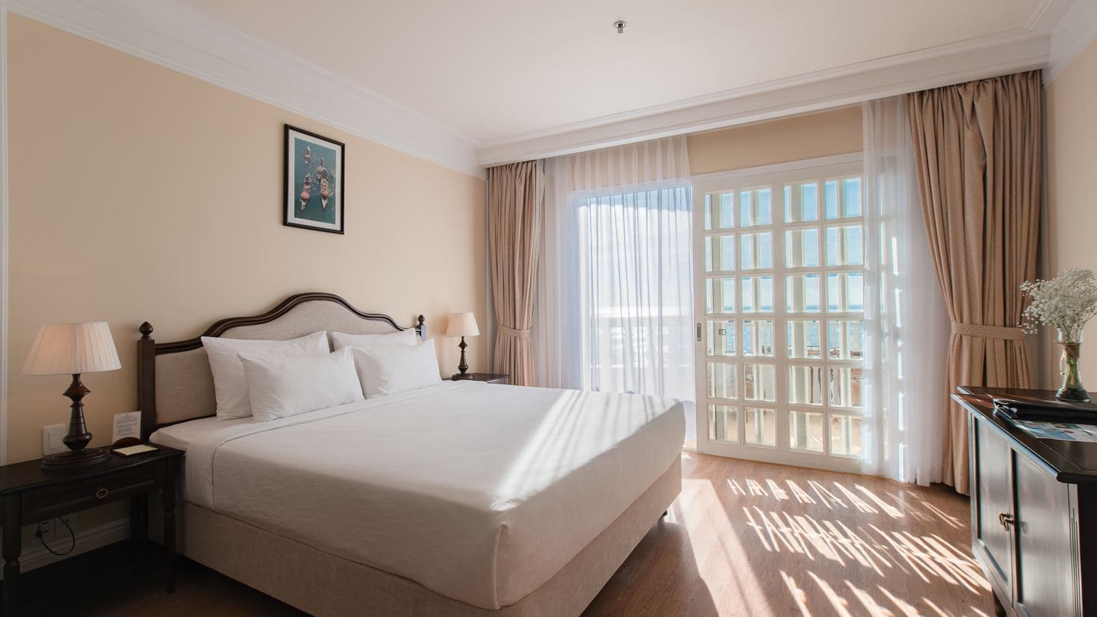 rooms-grand-deluxe-with-balcony