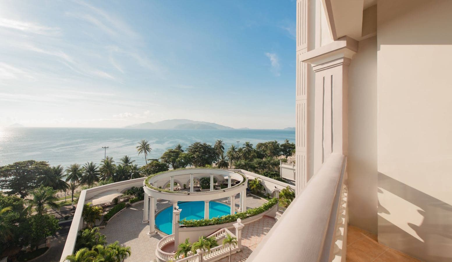 rooms-grand-deluxe-with-balcony-child-without-extra-bed