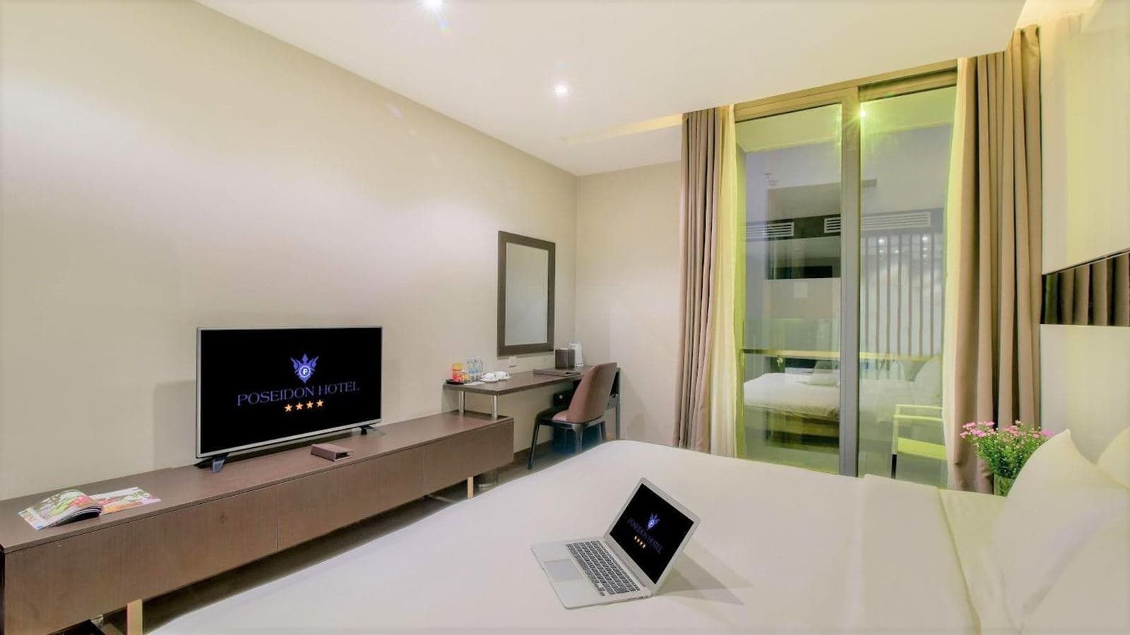 rooms-senior-deluxe-partial-sea-view-with-balcony