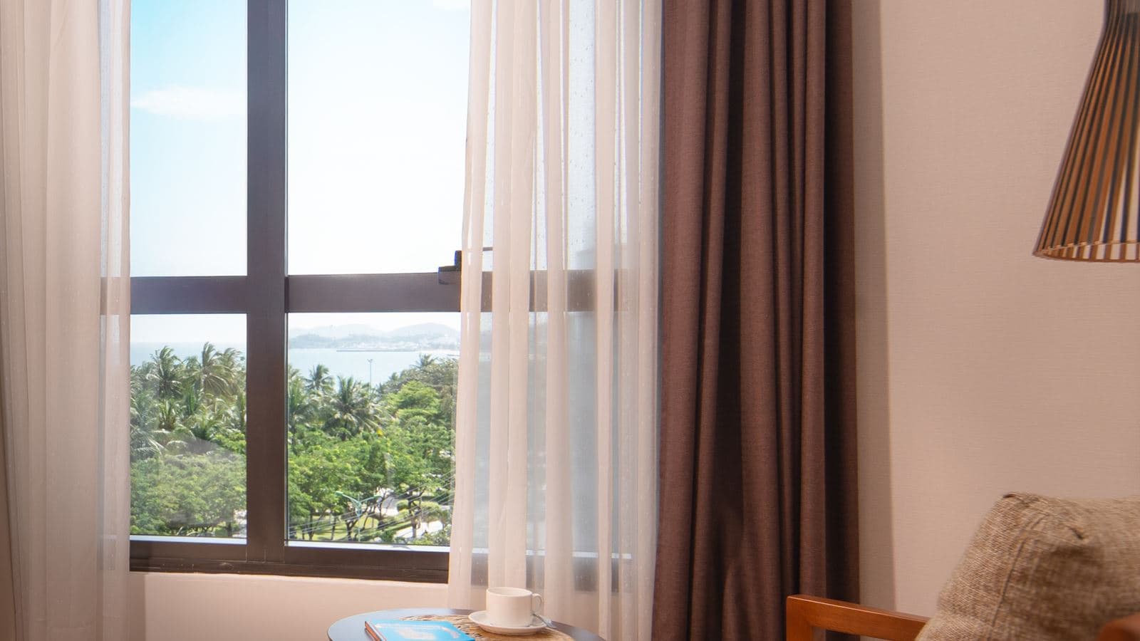 rooms-deluxe-seaview