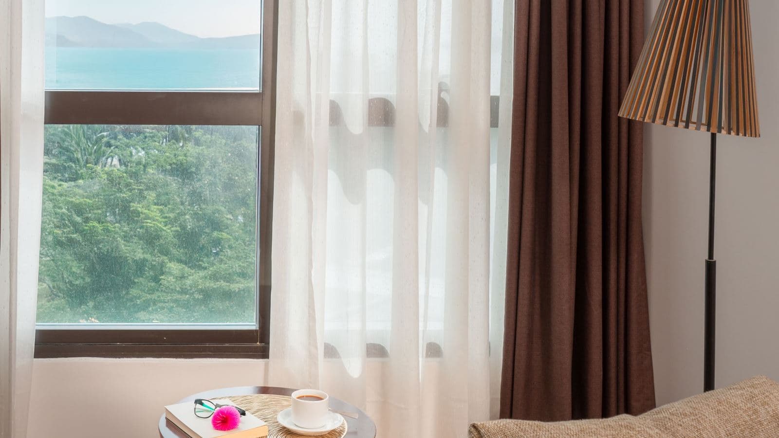 rooms-deluxe-seaview