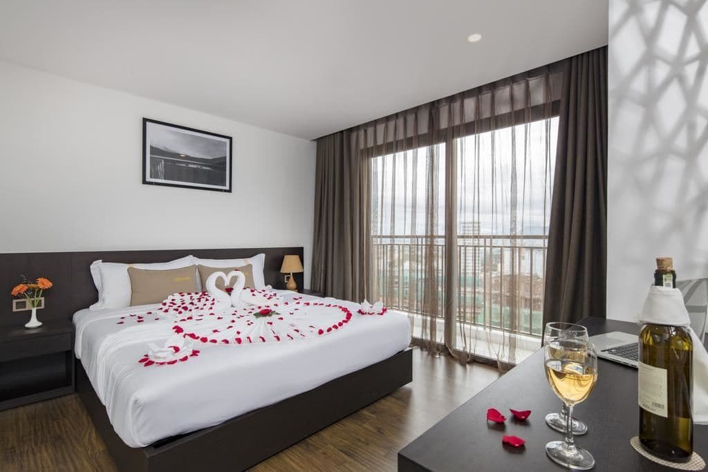 rooms-deluxe-city-view