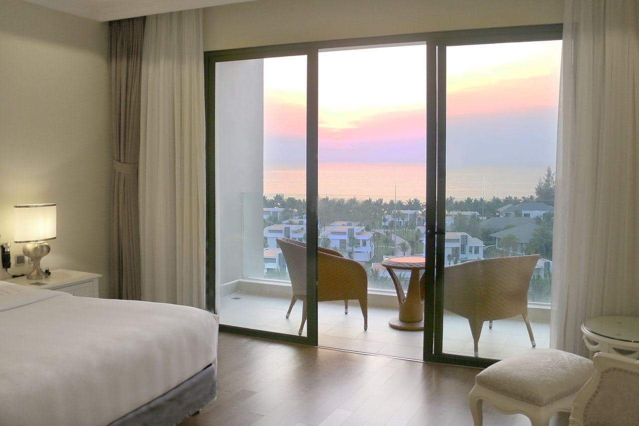 rooms-deluxe-ocean-view-with-balcony-child-without-extra-bed