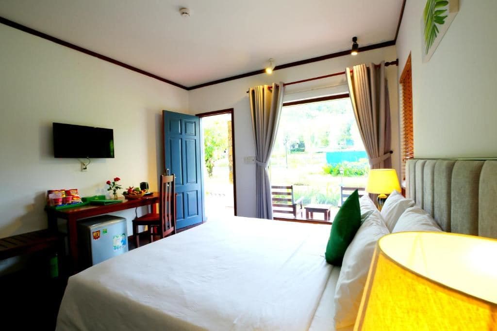 rooms-pool-retreat-double-child-without-extra-bed-