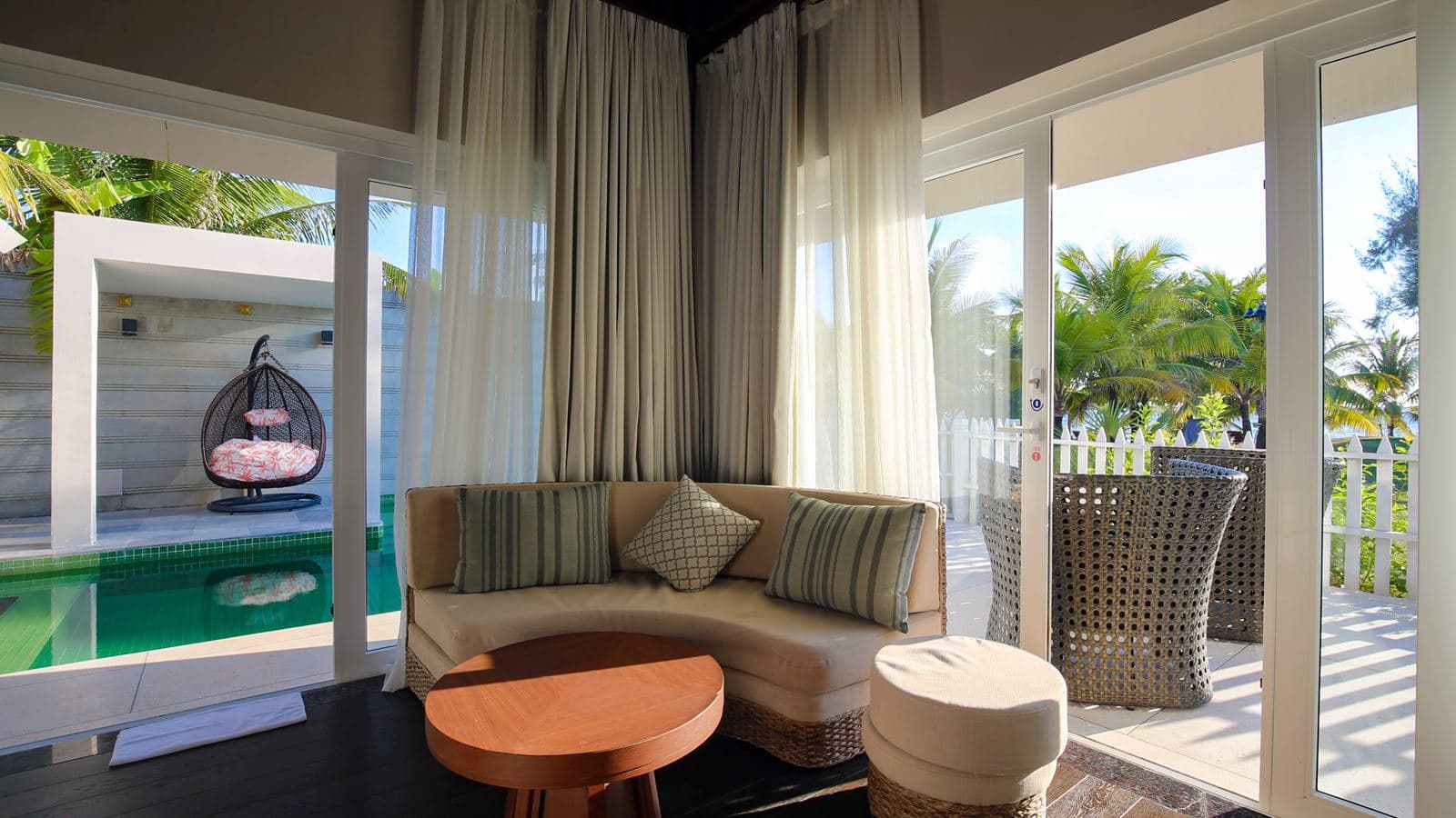 rooms-beachfront-villa