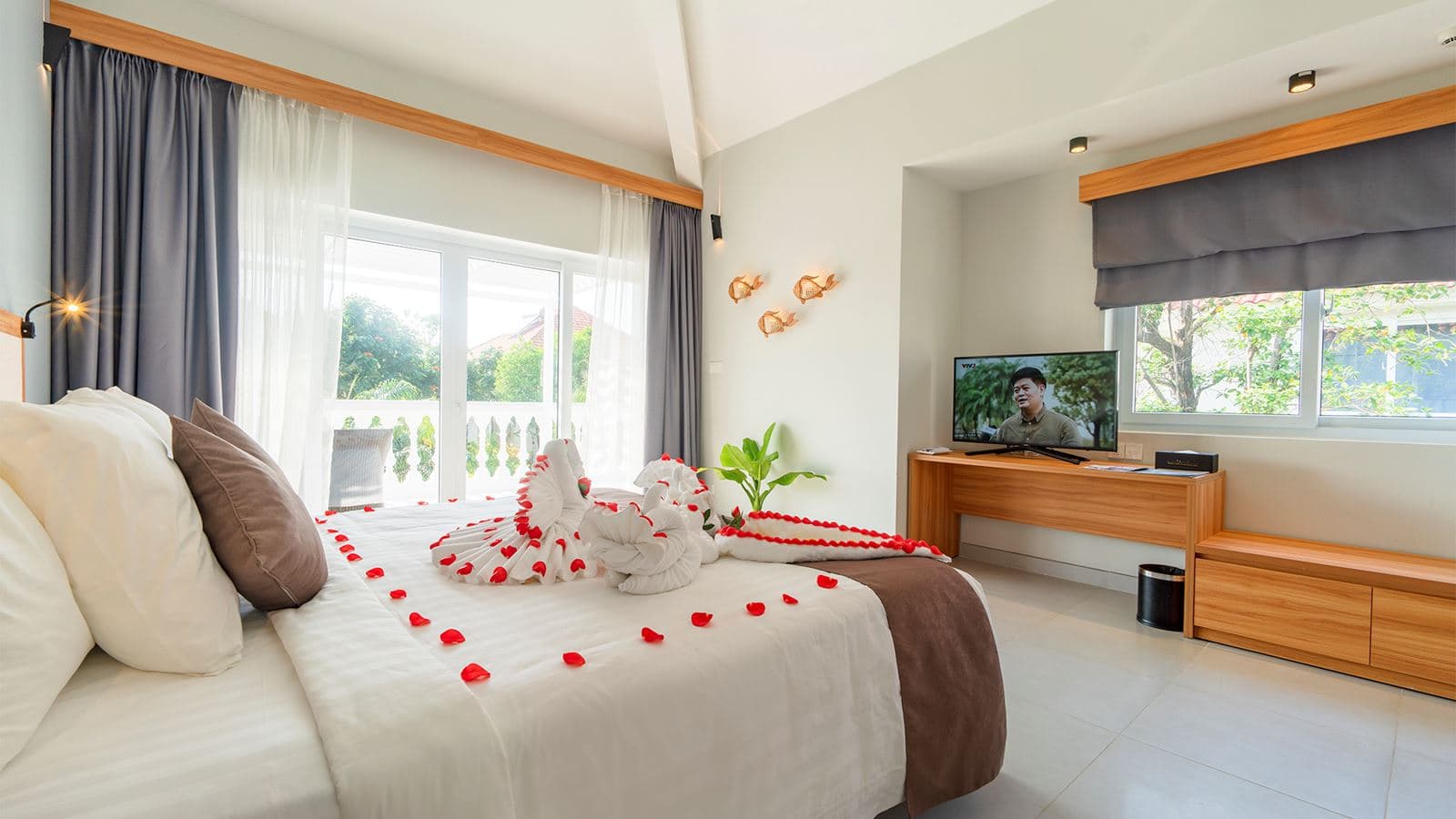 rooms-poolview-villa