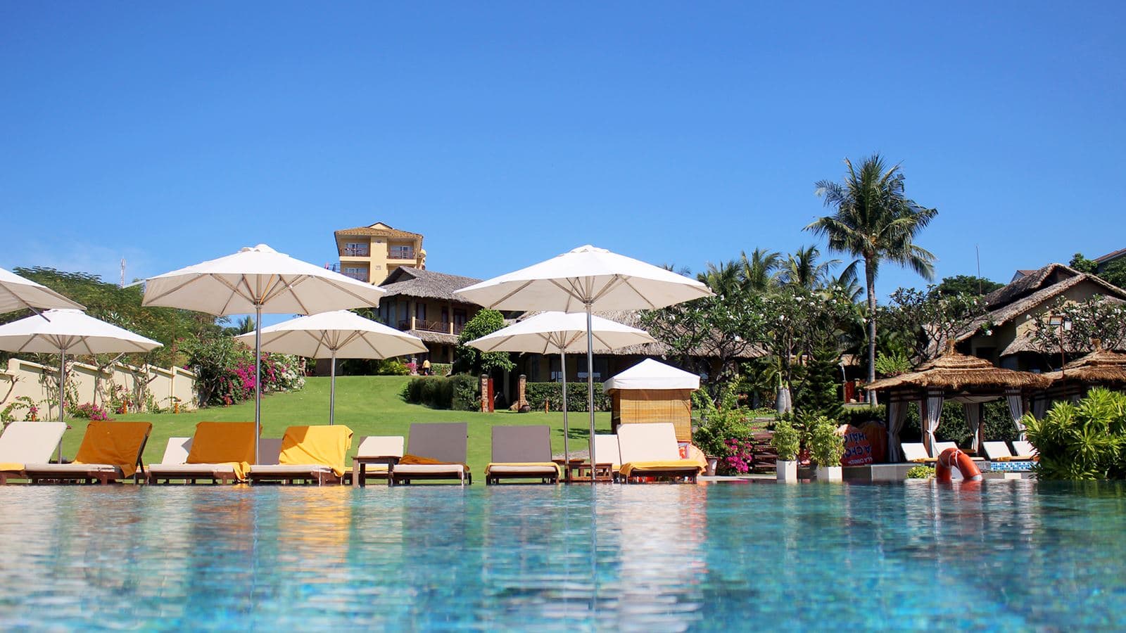 pools-outdoor-pool