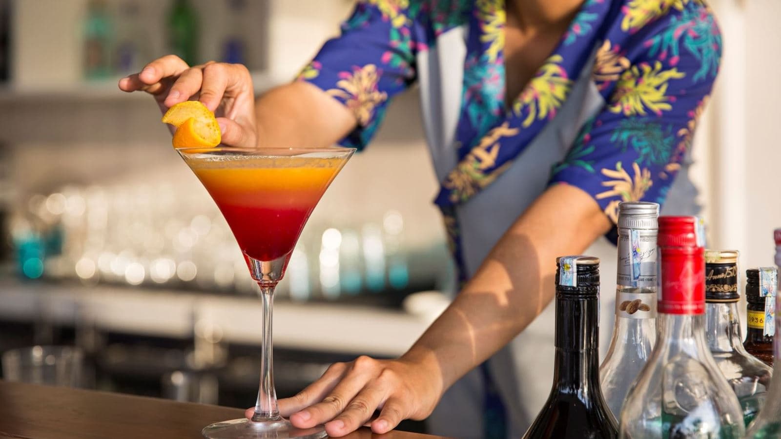 bars-papagayo-club-pool-bar