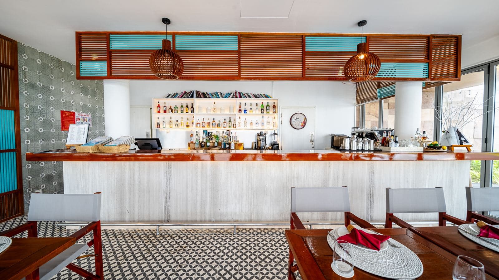 restaurants-ola-beach-club