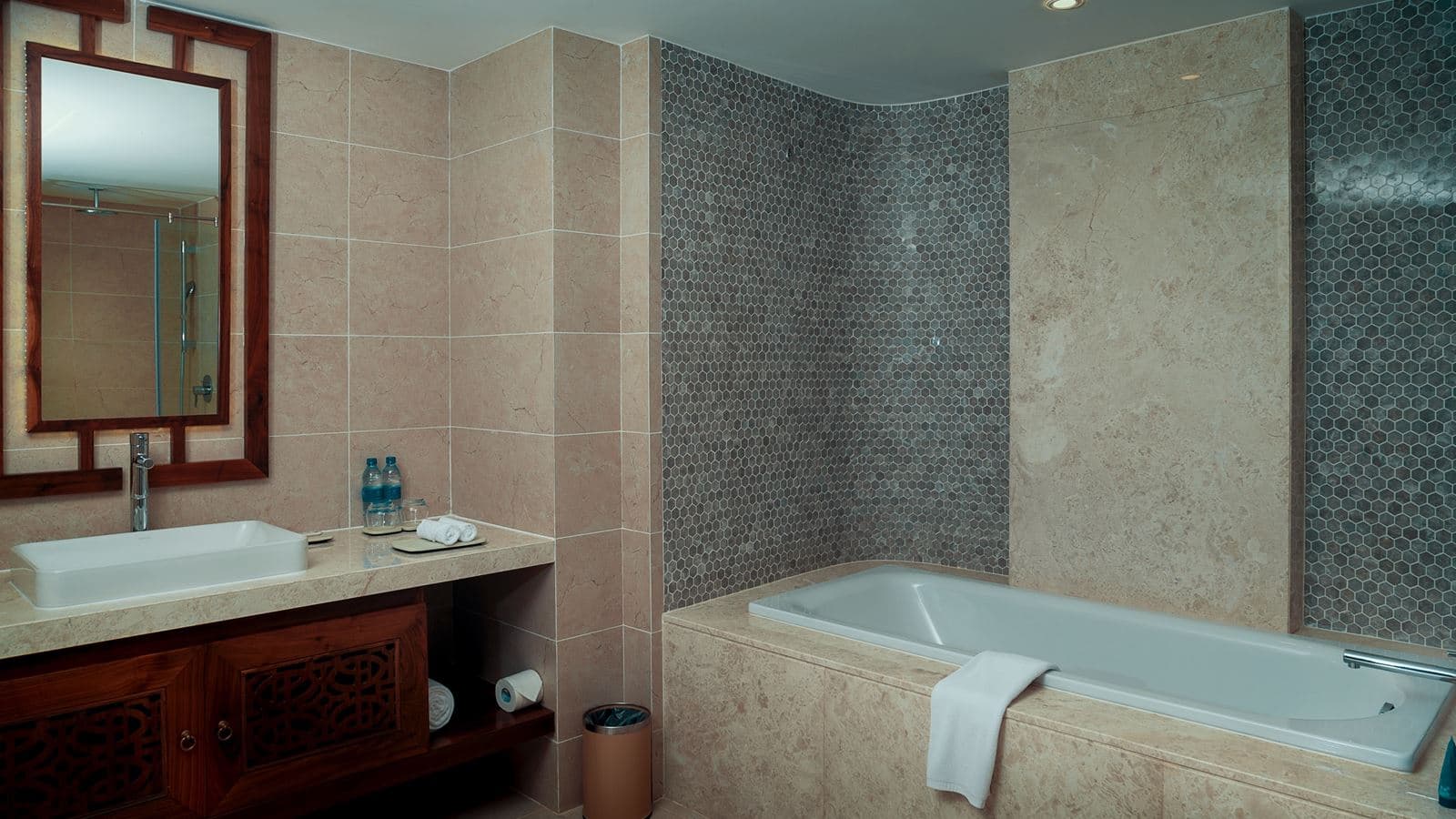 rooms-premium-with-balcony