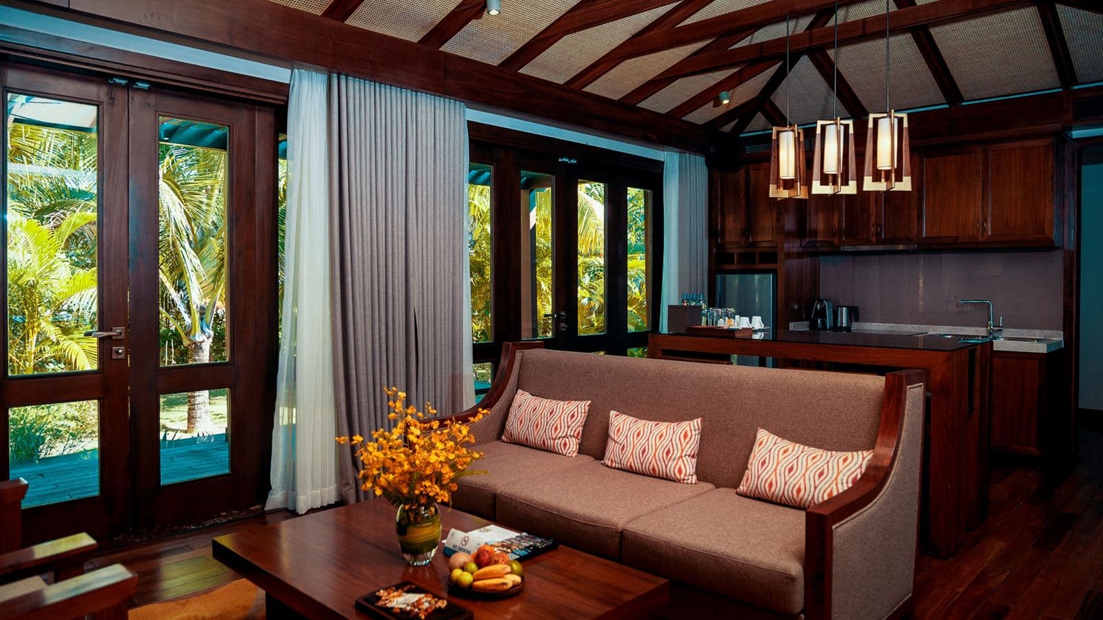rooms-2bedroom-gardenlagoon-villa