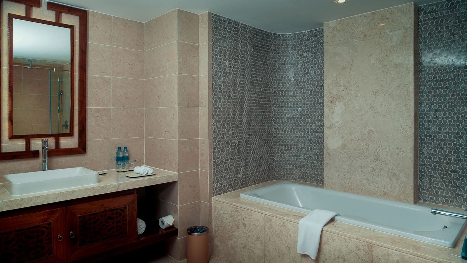 rooms-premium-with-balcony