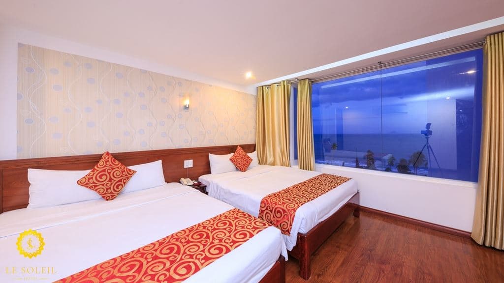 rooms-deluxe-room
