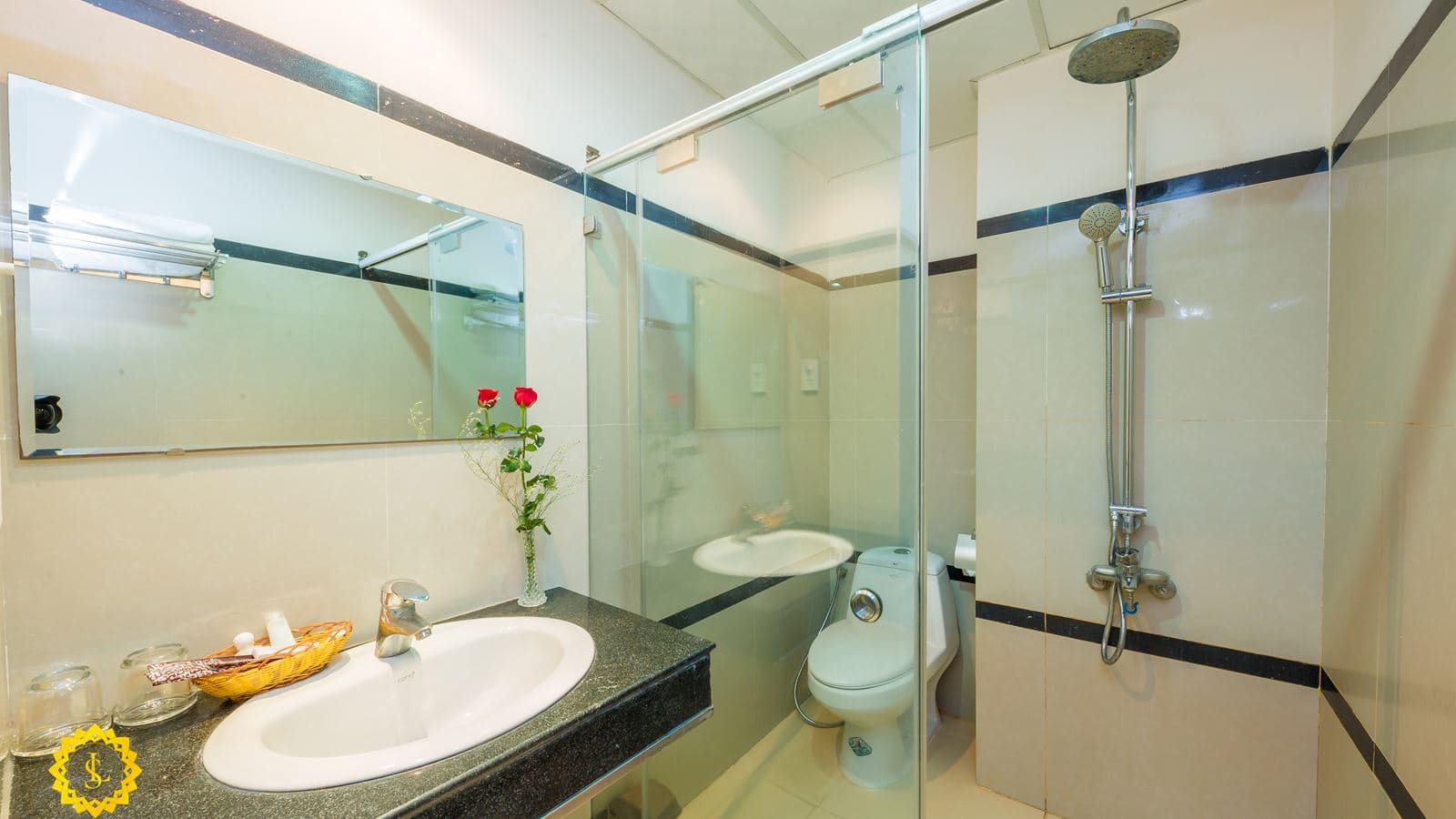 rooms-superior-room