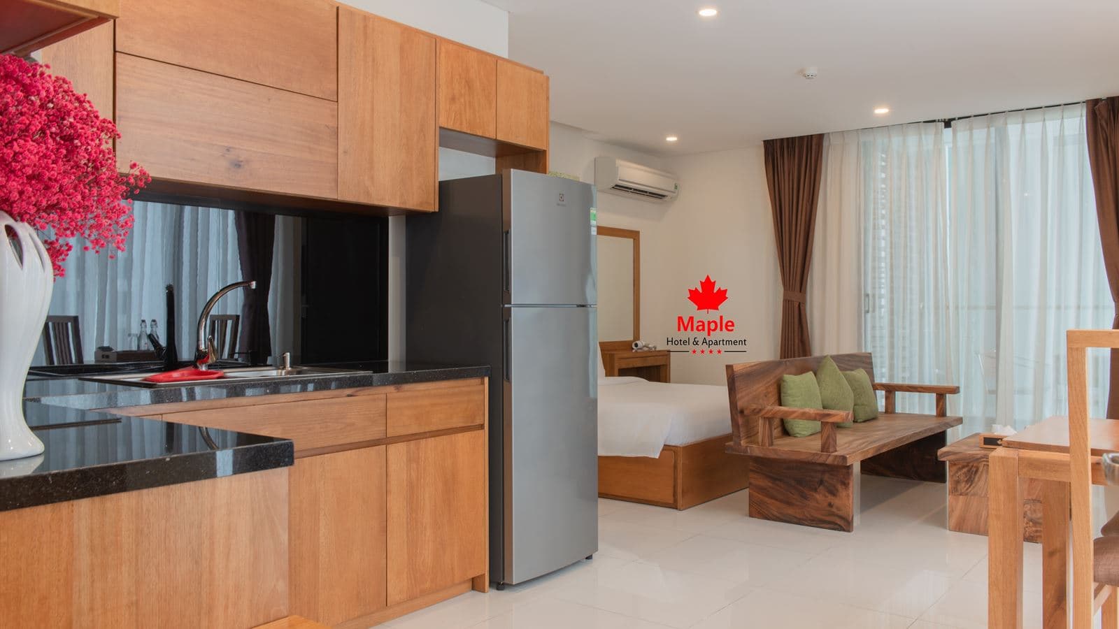 rooms-studio-city-view