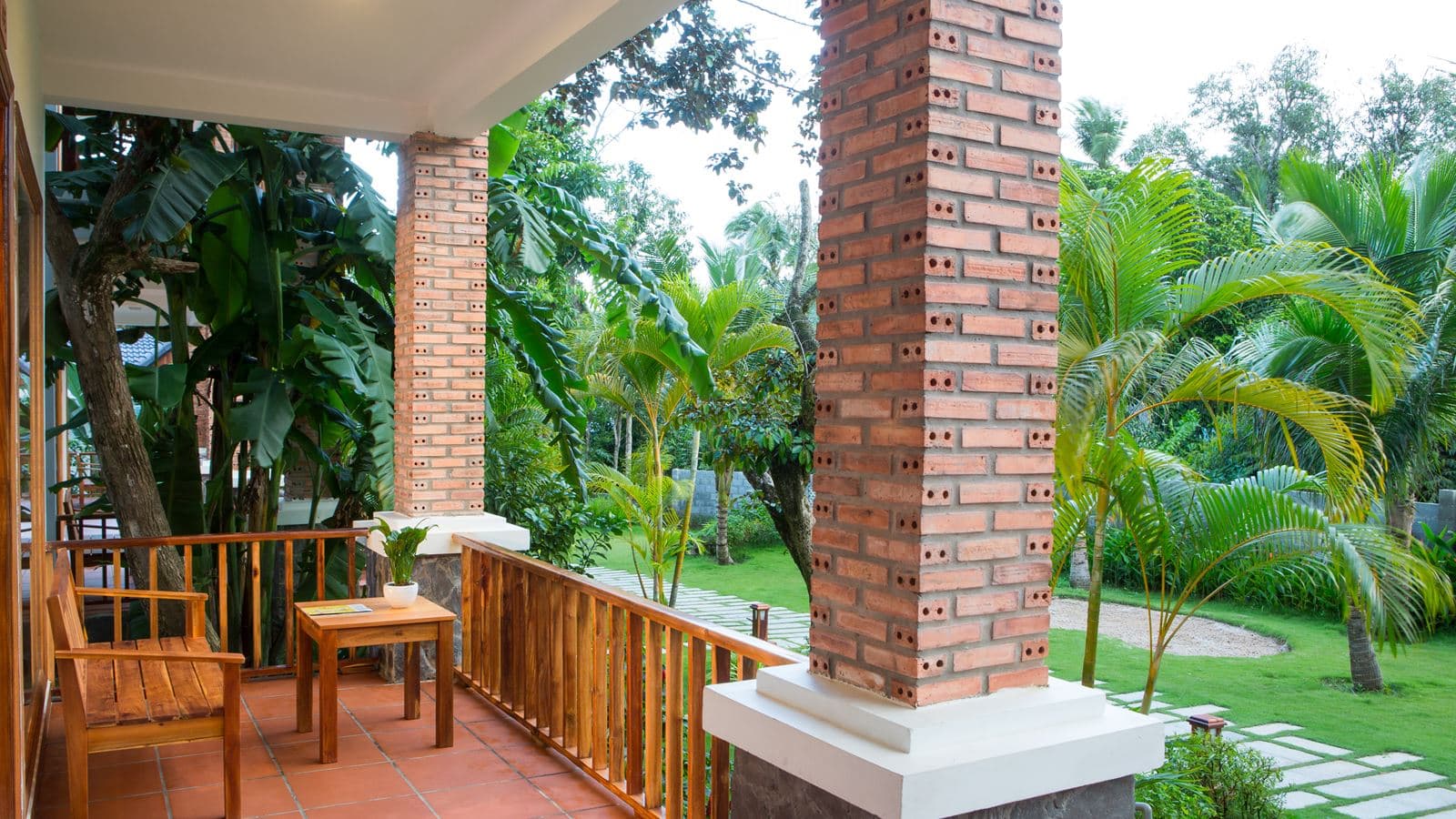 rooms-room-superior-garden-view