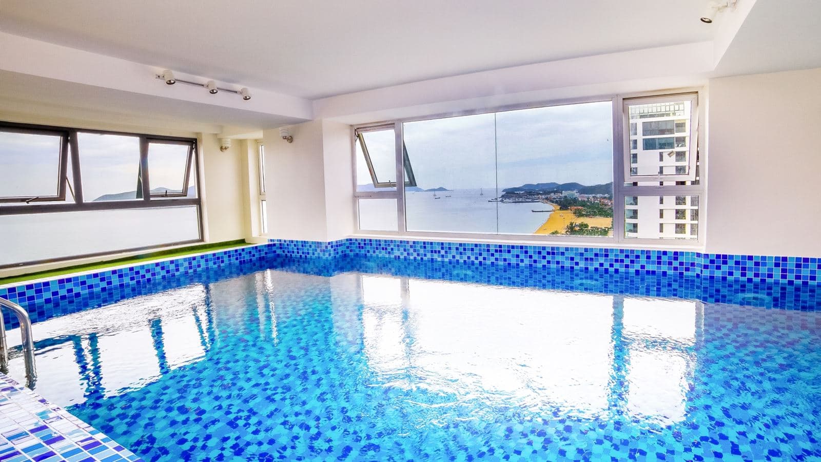 pools-indoor-pool