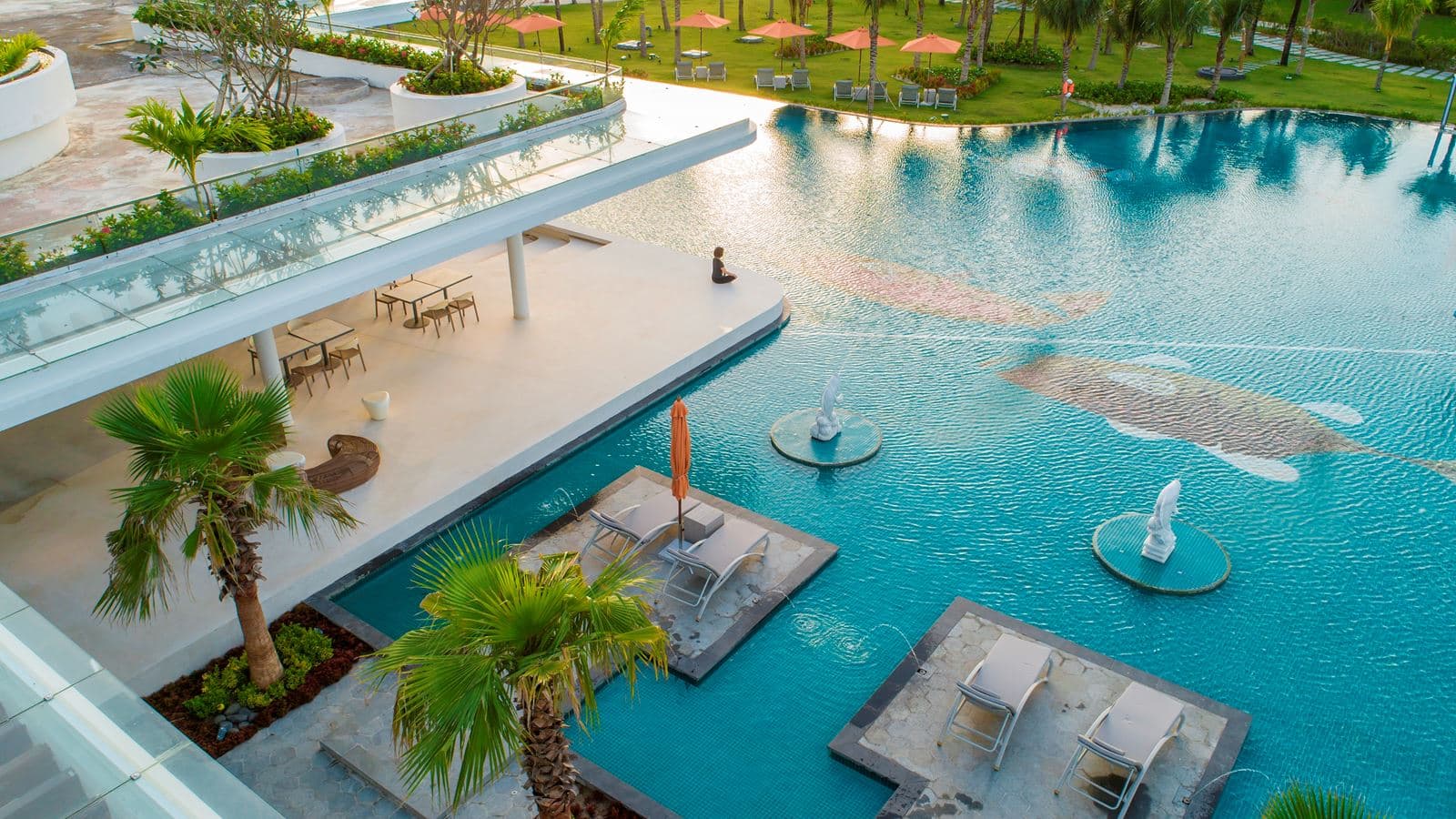 pools-outdoor-pool