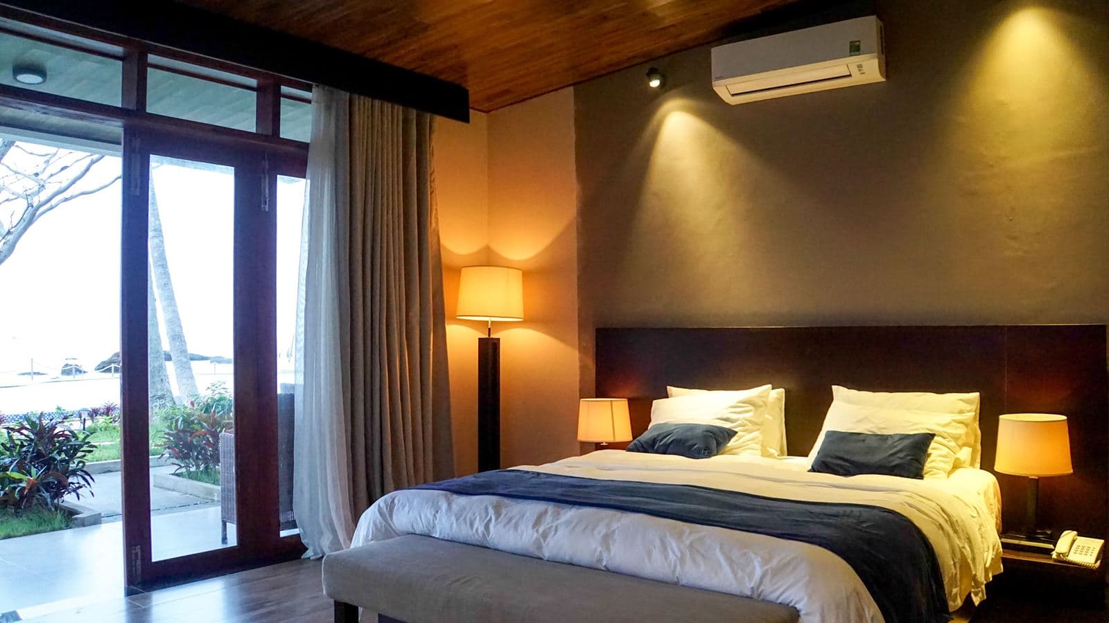 rooms-deluxe-villa