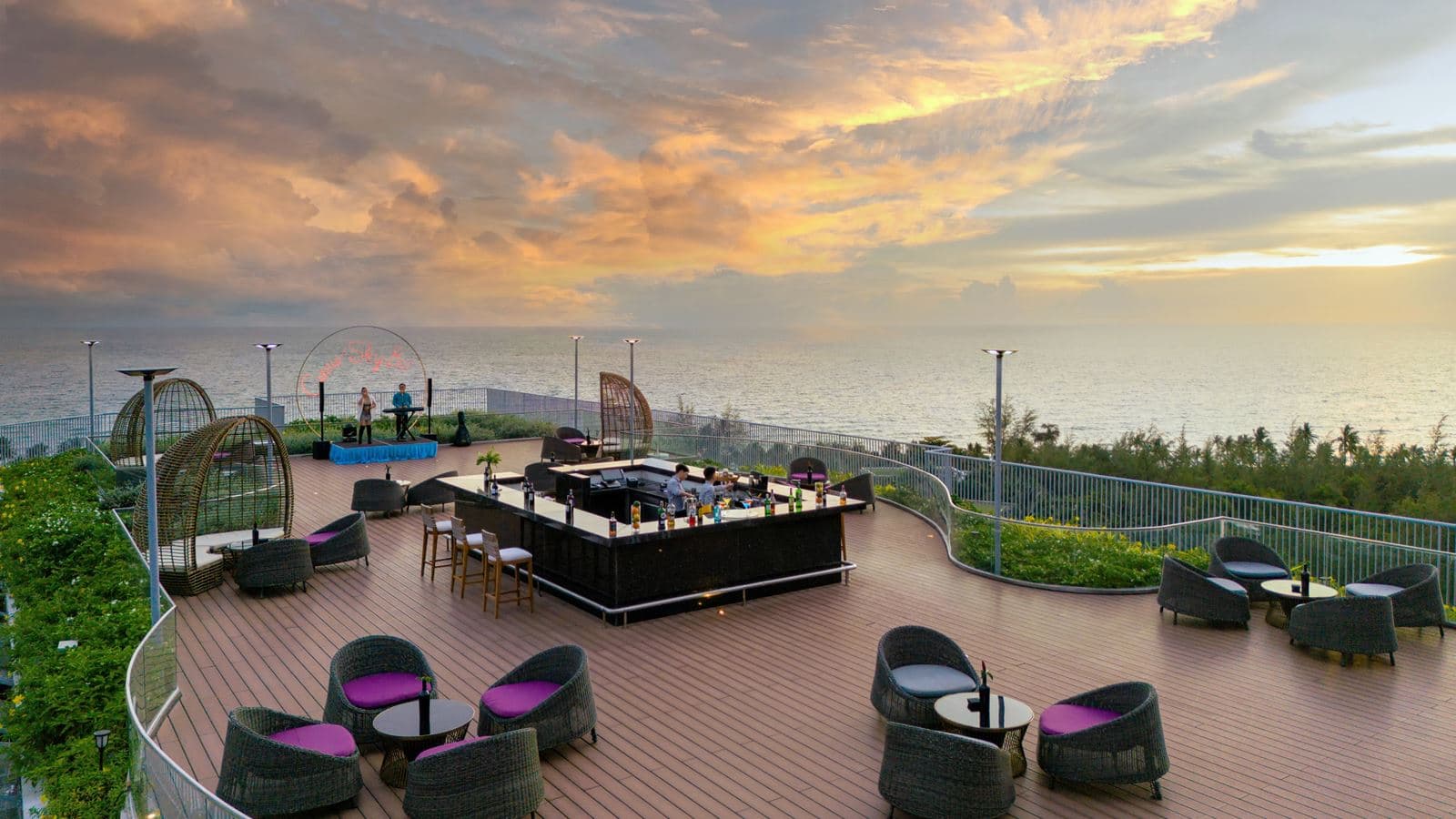 bars-cview-sky-bar