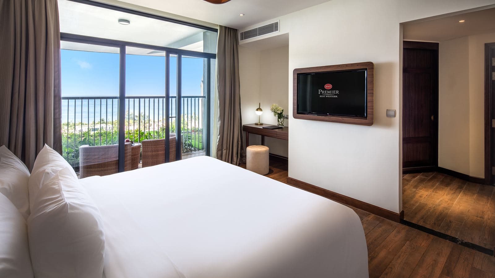 rooms-executive-suite-2-bedrooms-garden-view