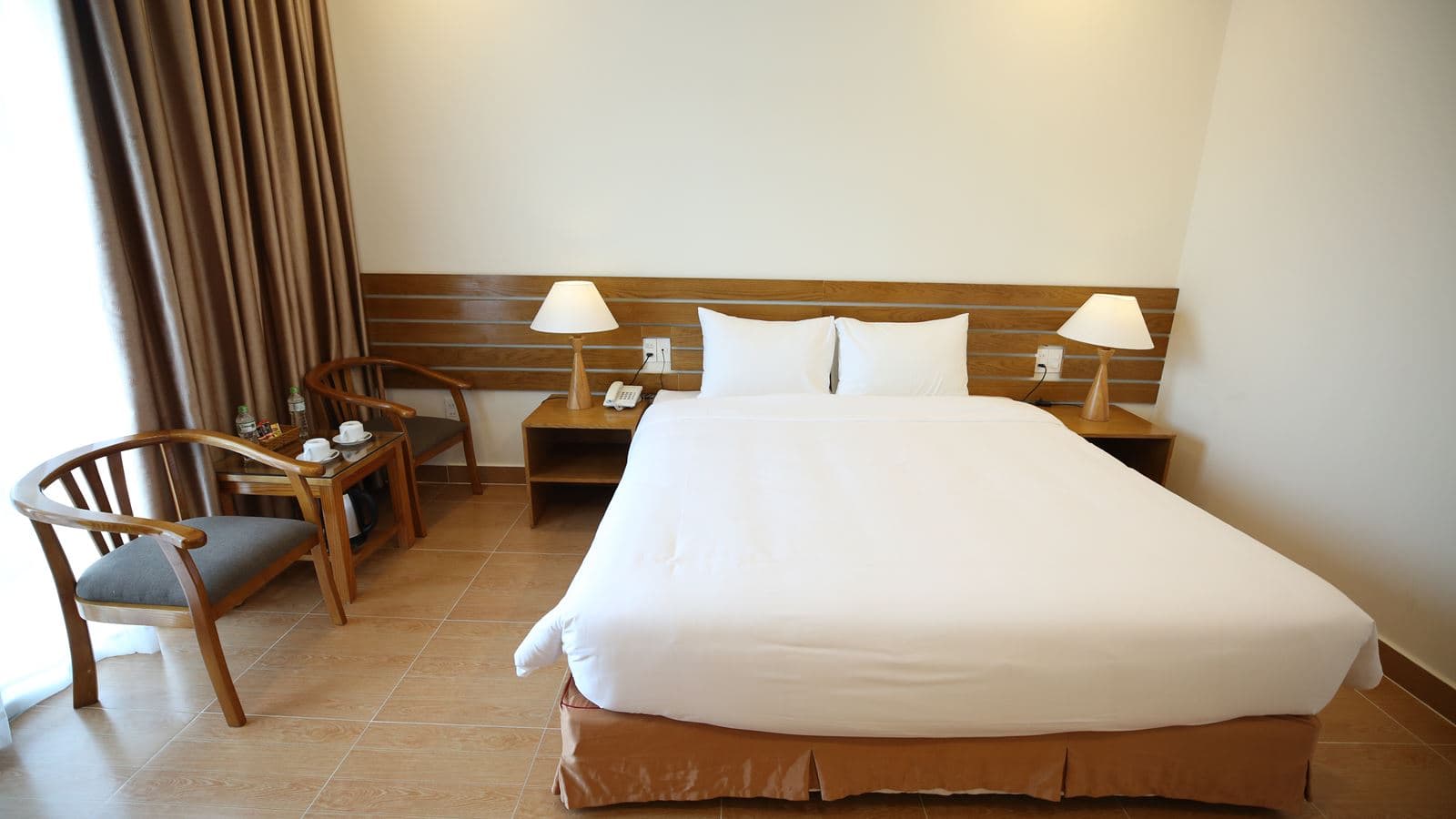 rooms-deluxe-room-with-balcony