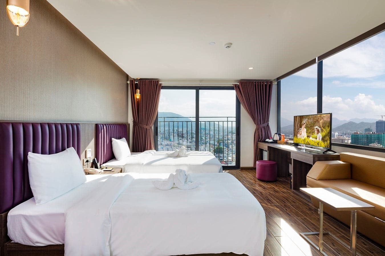 rooms-deluxe-connecting-cityview