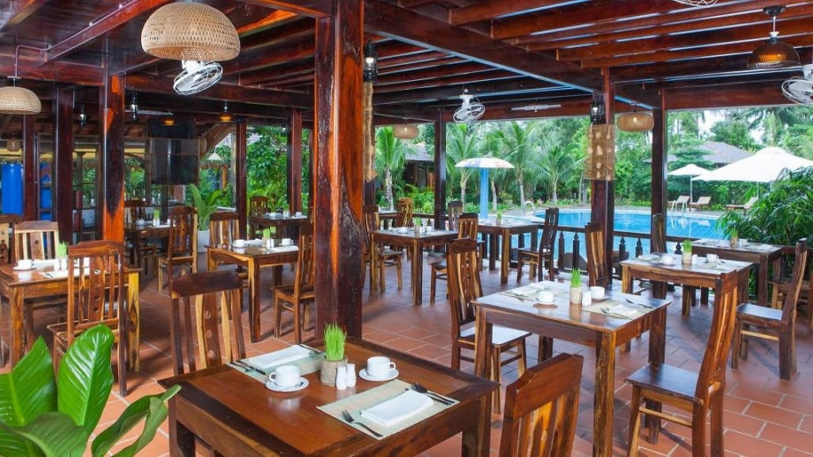 restaurants-wooden-restaurant