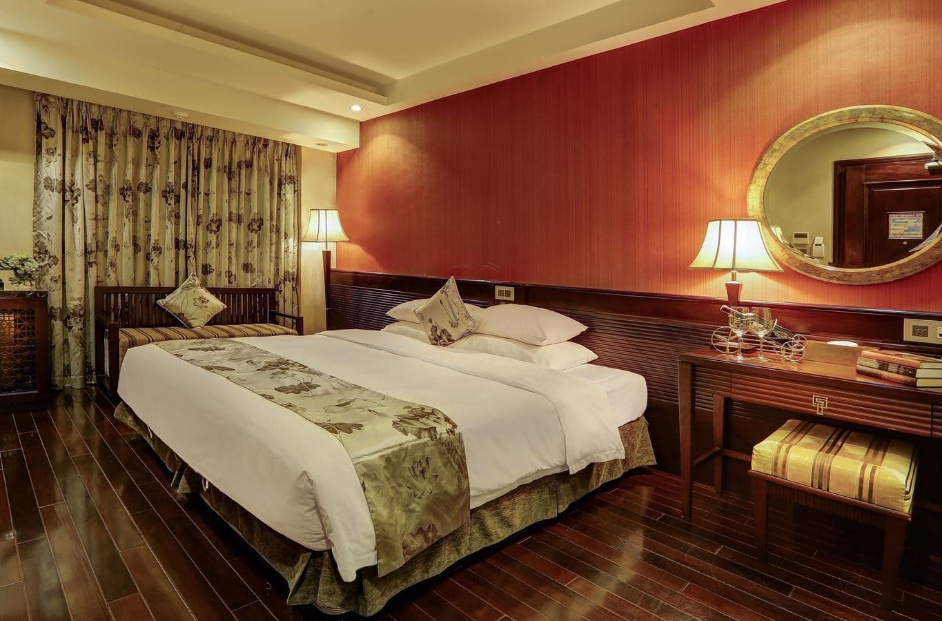 rooms-deluxe-room
