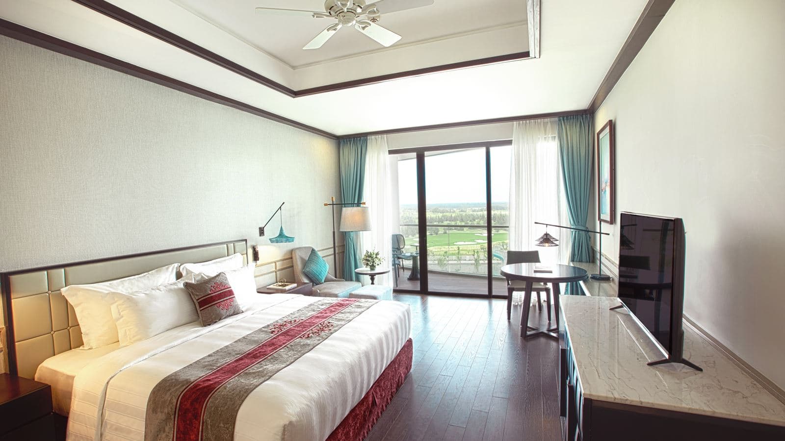 rooms-deluxe-room