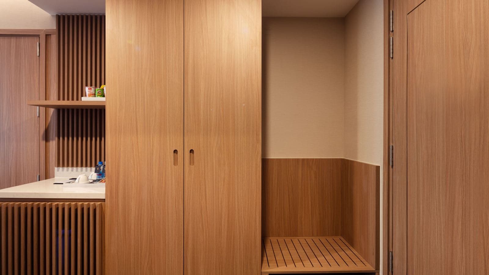 rooms-superior-french-balcony