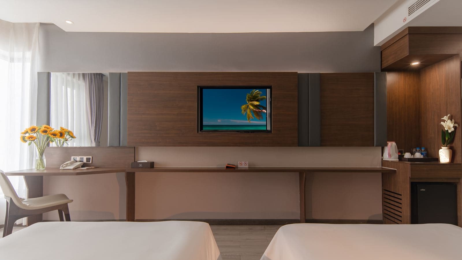 rooms-deluxe-partial-sea-view